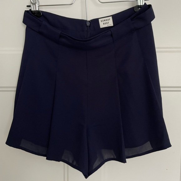Aritzia Sunday Best Navy Shorts - Picture 1 of 4